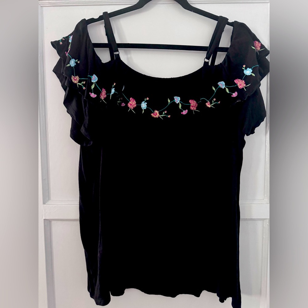 Torrid Black Floral Super Soft Cold Shoulder Ruffle Top  size 2